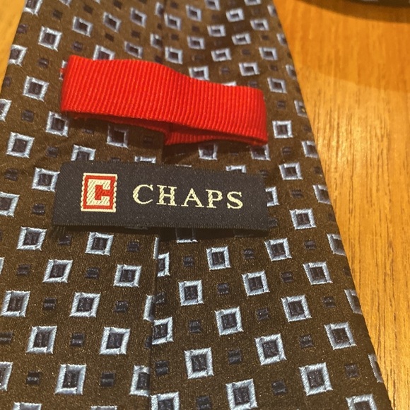 Silk tie by Chaps in dark brown and blue highlights.  In like new condition 3.5” - Picture 3 of 5